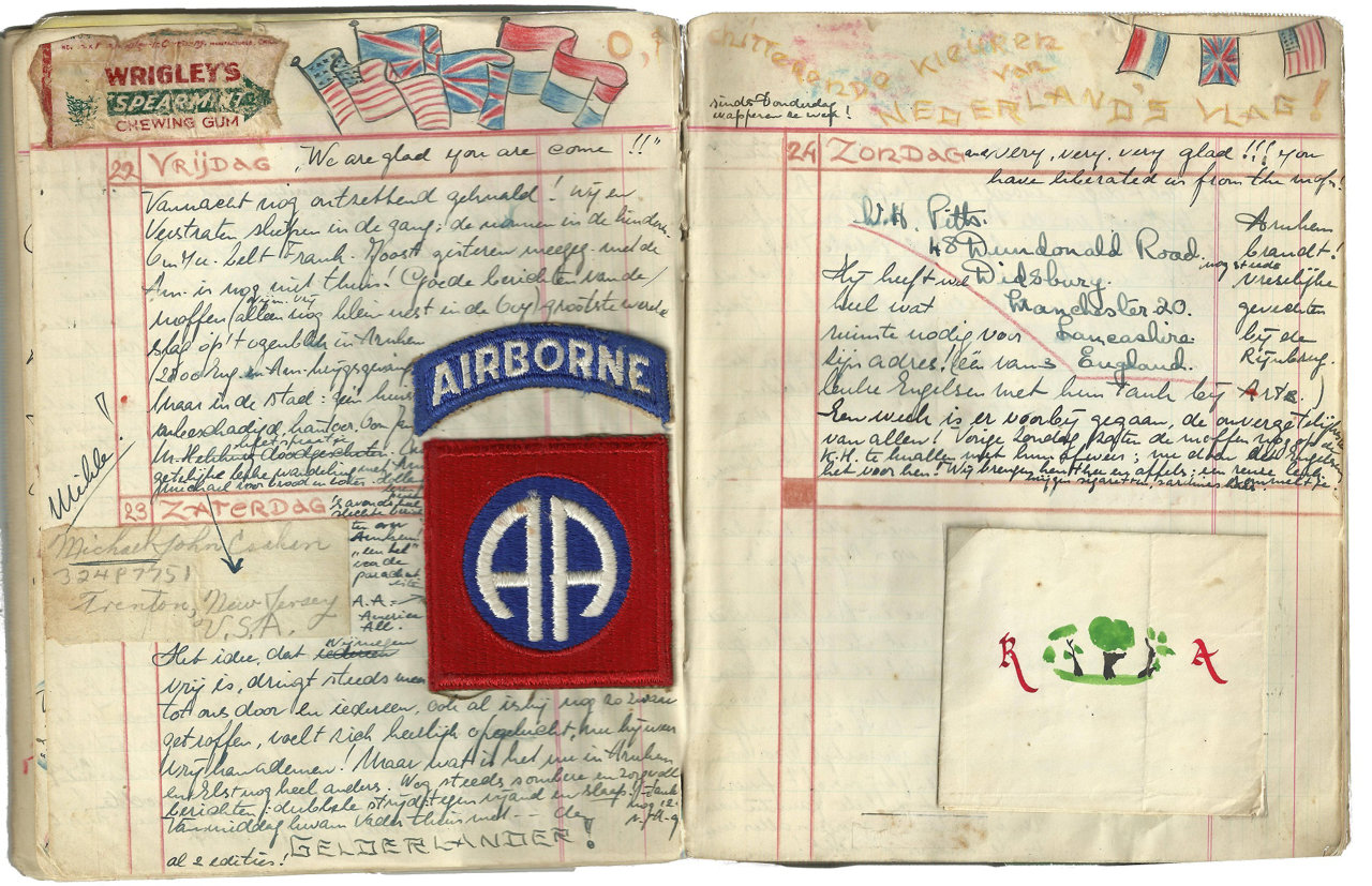 Een pagina uit het dagboek van Trees Schretlen. Versierd met o.a. tekeningen, een kauwgompapiertje en een airborne embleem.