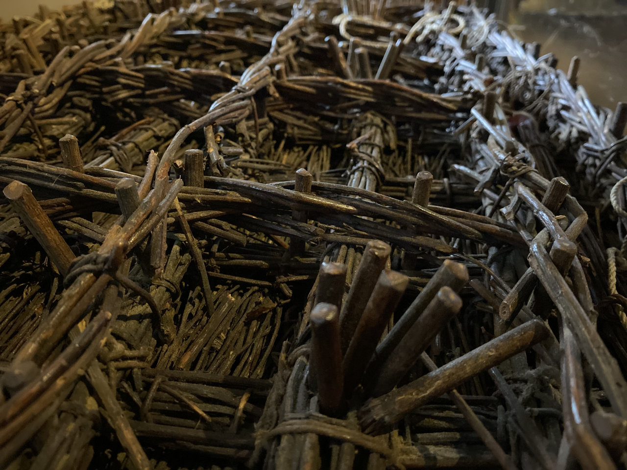 Een zinkstuk is een volledig uit wilgenhout opgebouwde mat. De techniek is ruim 300 jaar oud en wordt nog steeds toegepast, naast zinkstukken van kunststoffen.